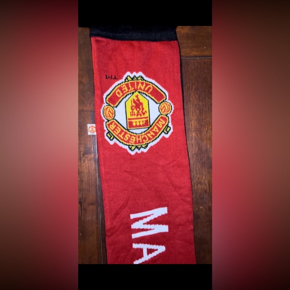 Manchester United scarf - Picture 4 of 11